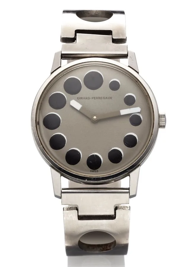 GIRARD-PERREGAUX REF. 9034 STEEL Girard-Perregaux, No. 123636, Ref. 9034 BB. Made in the late 1960s. Fine, stainless steel wristwatch with lunar dot dial and a stainless steel bracelet.