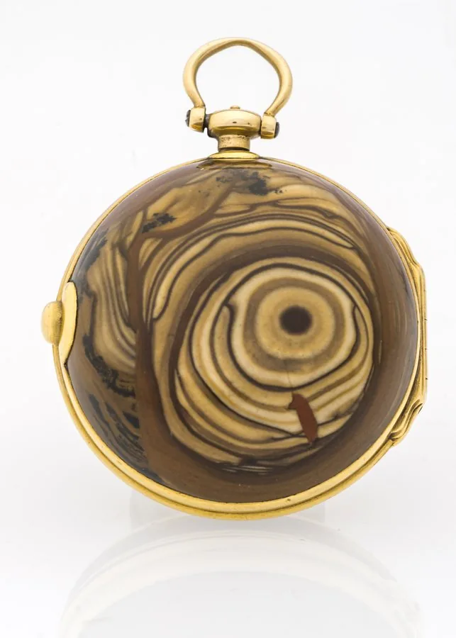 CARTER, GOLD AND AGATE POCKET WATCH William CARTER IN SALLSBURY, 18K gold and agate pocket watch,retail by Somerson in London. Made circa 1790. Very fine and rare, gold, agate key-wound pocket watch.