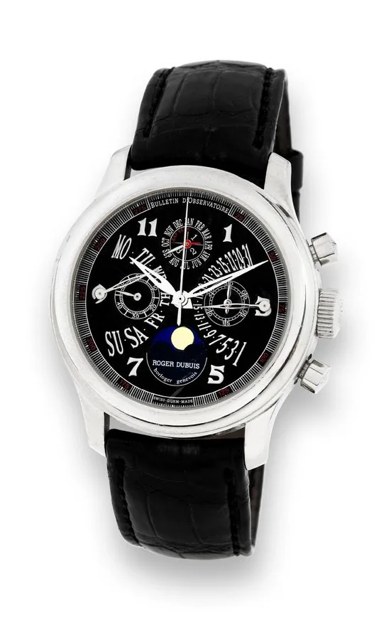 Roger Dubuis - Homm age - White Gold ' Bi-retro - Perpetual Calendar Roger Dubuis, Horloger Genevois, "Hommage, Bulletin d'Observatoire ' Limited Edition, Bi-retrograde Perpetual Calendar, Chronometer," No. 06/28, movement No. 113, Ref. H40 56320. Made in a limited edition of 28 pieces in 2003. Very fine and rare, 18K white gold wristwatch with round button chronograph, register, bi-retrograde perpetual calendar, leap year indication, moon phase and an 18K white gold Roger Dubuis buckle. Accompa