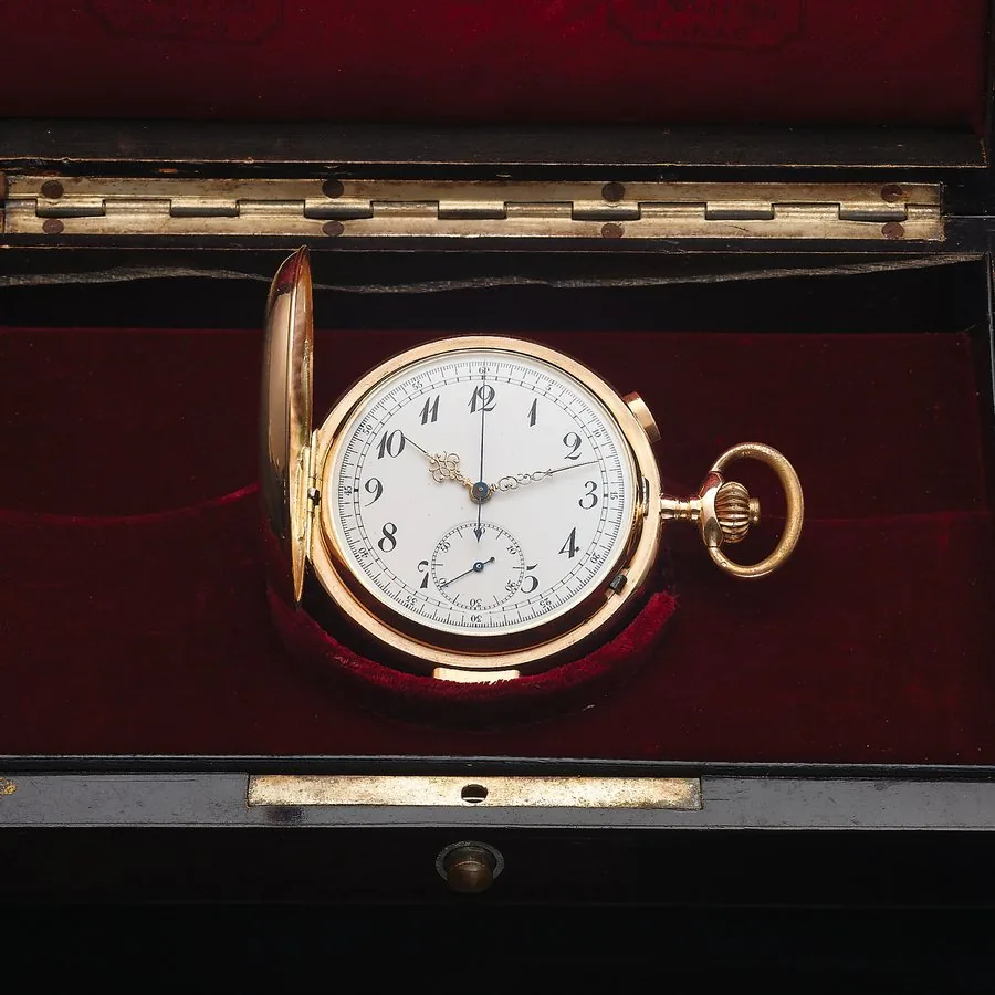 ANONYMOUS SWISS YELLOW GOLD QUARTER REPEATER Chronograph Anonymous, Swiss, case No. 37266. Made circa 1905. Fine and rare, 18K yellow gold, hunting-cased, quarter repeating, keyless, chronograph pocket watch. Accompanied by the original fitted box.