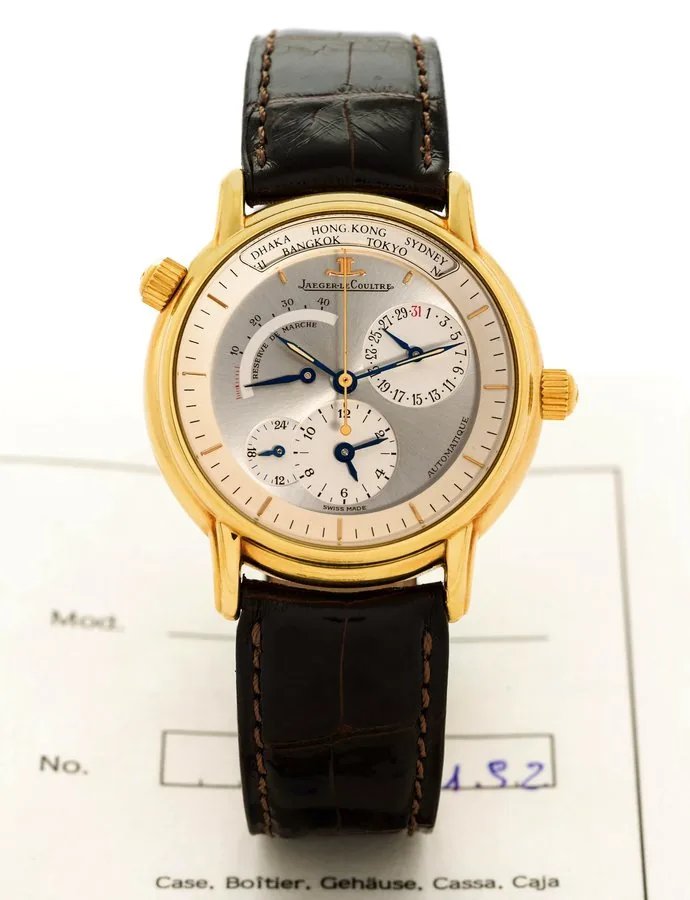 JAEGER-LECOULTRE, MASTER GEOGRAPHIQUE Jaeger-LeCoultre, "Master Control 1000 Hours - Géographique," No. 1425, Ref. 169.1.92. Sold circa 1993. Very fine, "World Time," center seconds, self-winding, water resistant, 18k yellow gold wristwatch with date, 40-hour power reserve, day and night indication and an 18k yellow gold Jaeger- LeCoultre buckle. Accompanied by a certificate.