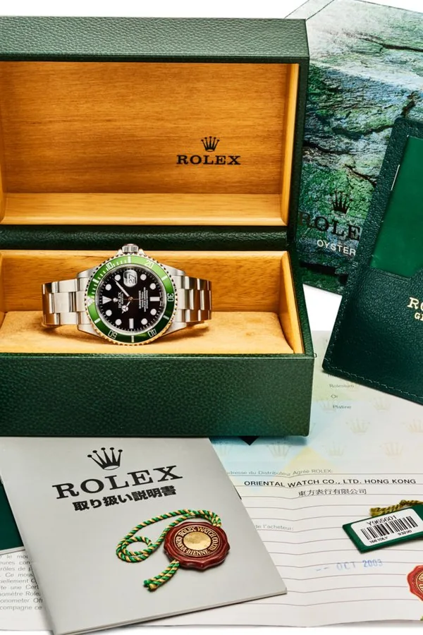 Rolex Ref 16610 Oyster Perpetual Date Submariner 1000 Ft 300 M Superlative Chronometer Officially Certified