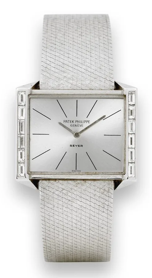 Ref. 3506/2 For Beyer Patek Philippe Genève, Genève, retailed by Beyer, Zürich, movement No. 1176459, case No. 2732801, Ref. 3506/2. Made in 1974, sold on July 2nd, 1974. Fine, horizontal rectangular, thin, 18K white gold and diamond wristwatch with an integrated and linen-textured, 18K white gold Patek Philippe bracelet and clasp. Accompanied by the Extract from the Archives.
