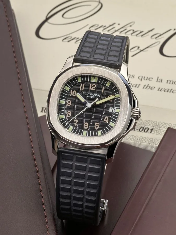 PATEK PHILIPPE | AQUANAUT, REF.5064A, A STAINLESS STEEL WRISTWATCH WITH DATE, CIRCA 2008