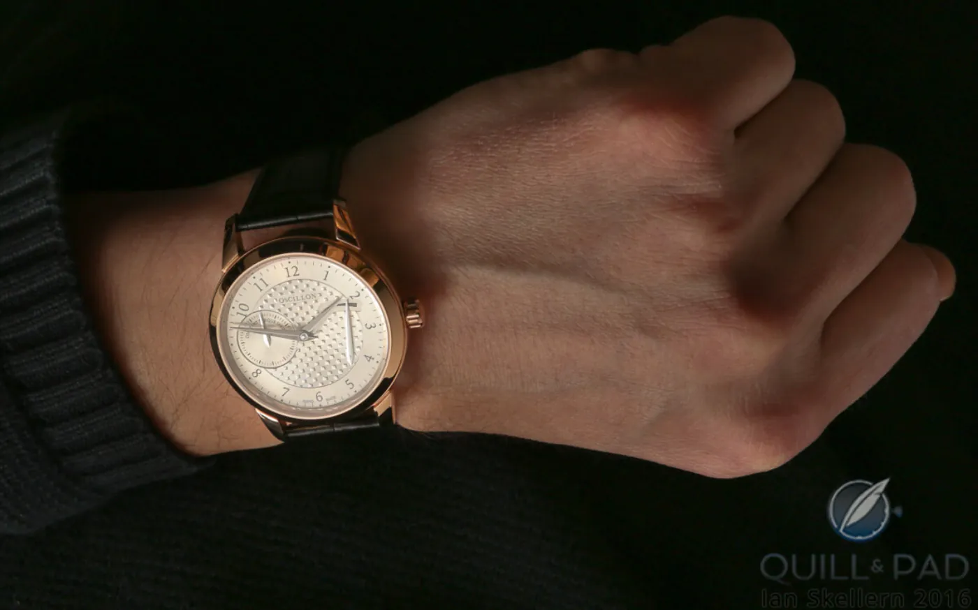 Oscillon L'Instant de Vérité on the wrist