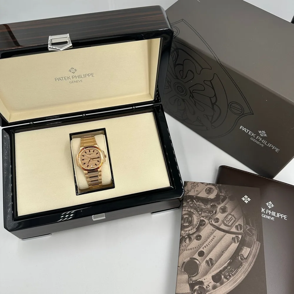 Patek Philippe Nautilus  7118/1300R-001 2025