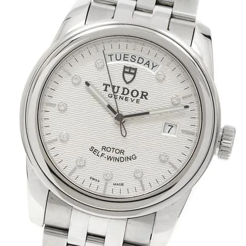 Tudor Glamour Date-Day 56000-0006