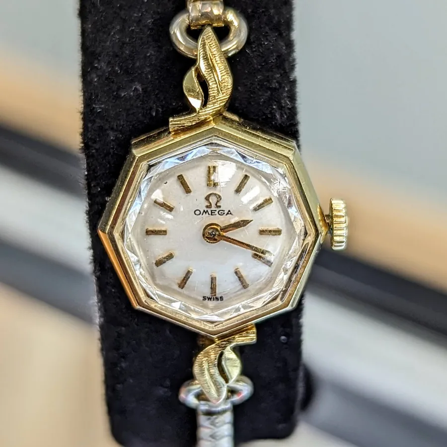 Omega Unclassified AA5780