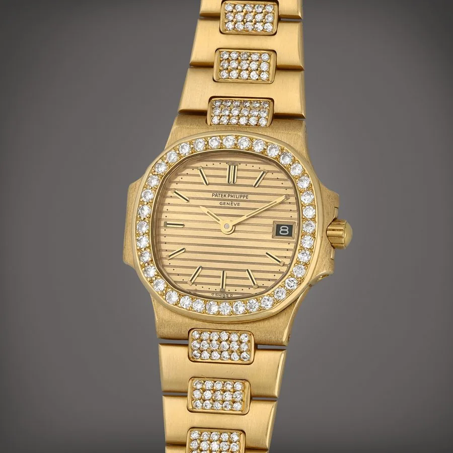 Patek Philippe Nautilus 4700/1