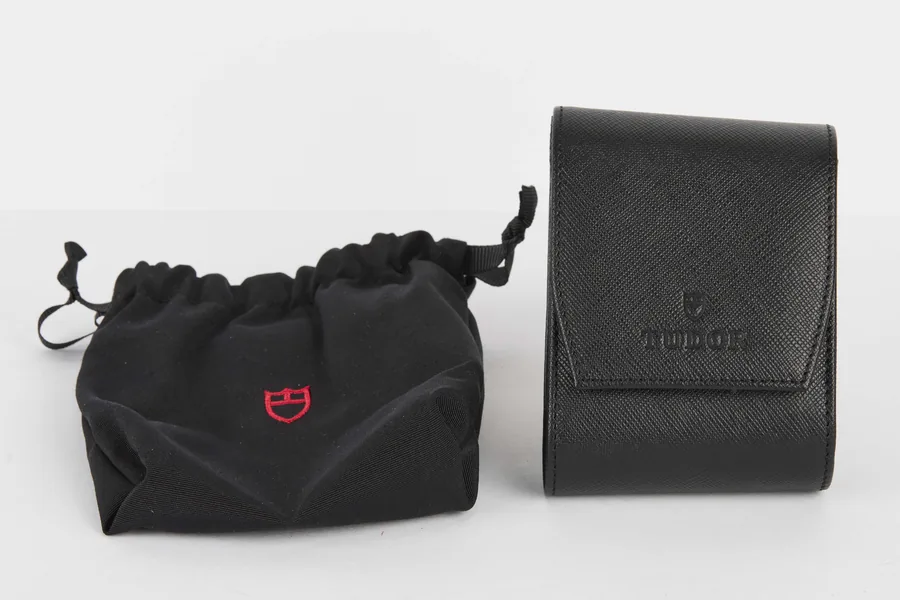 Tudor Travel Pouch 20-260551