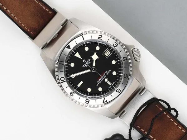 Tudor Black Bay 70150 0001