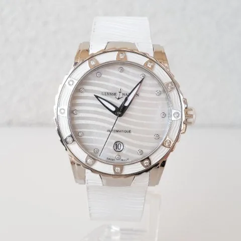 Ulysse Nardin Lady Diver 8153 180E 3C/10