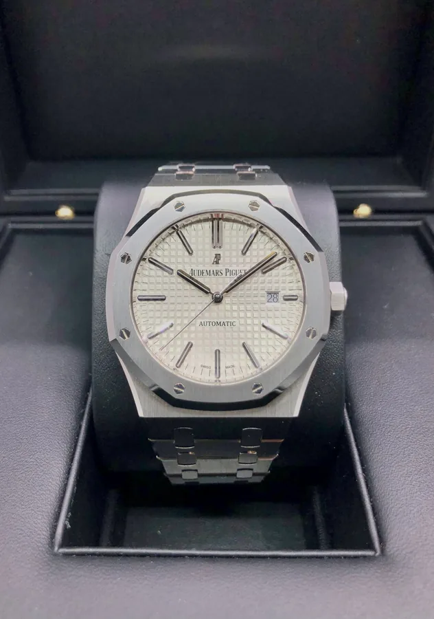 Audemars Piguet Royal Oak 15400ST.OO.1220ST.02