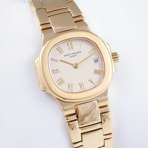 Patek Philippe Nautilus 4700/51J 001