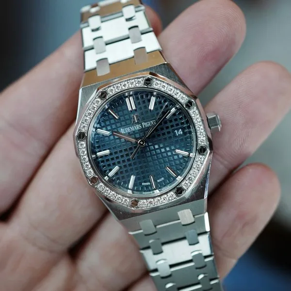 Audemars Piguet Steel Midsize Royal Oak 77351