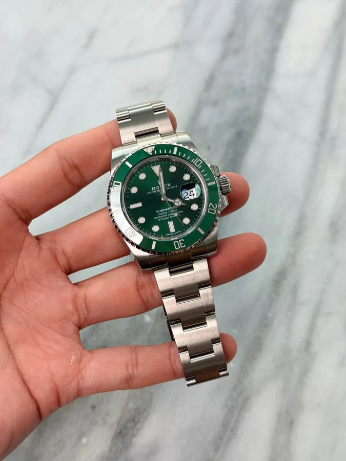 Rolex 2016 116610LV Hulk 15470