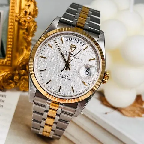 Tudor Unclassified 51000-0019