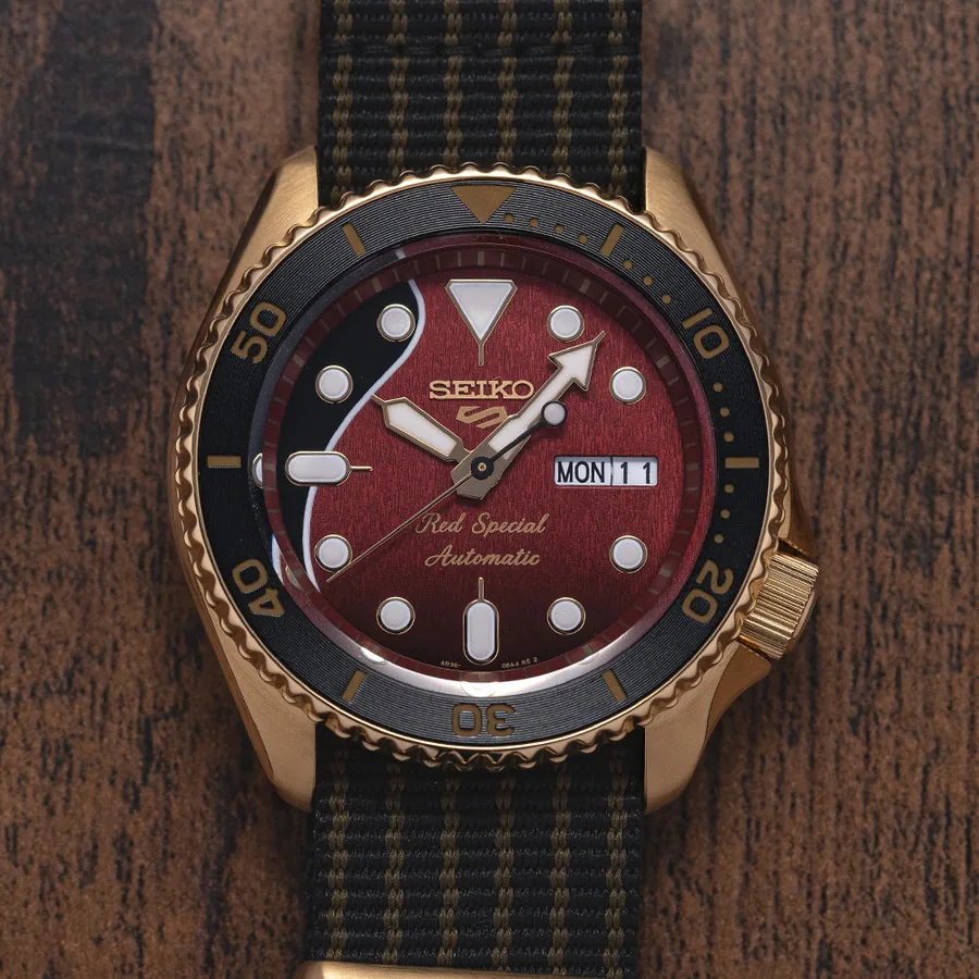 Seiko 5 SportsBrian May Limited SRPH80K1