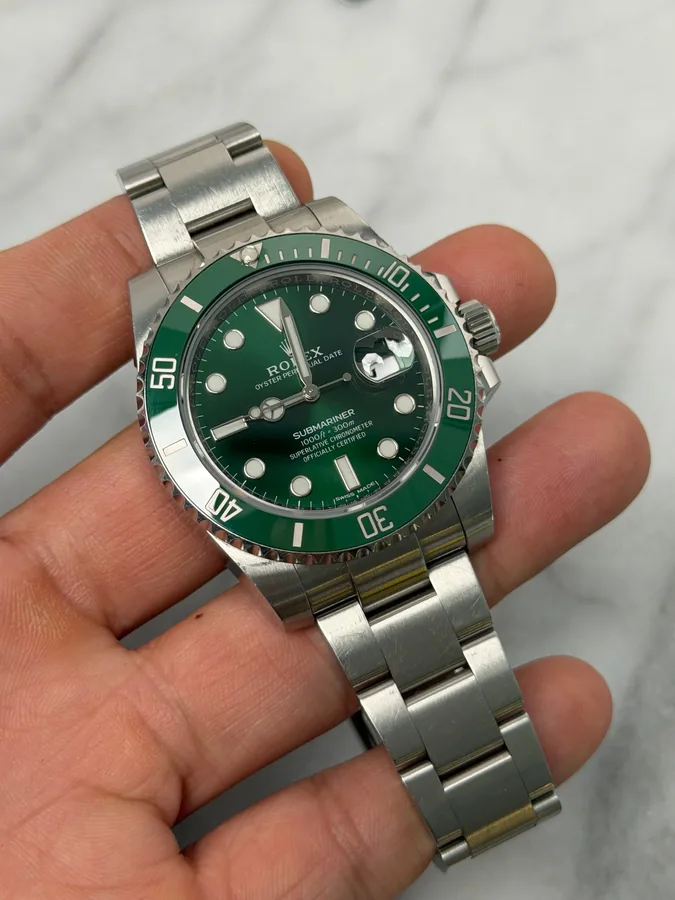 Rolex 2017 116610LV Hulk 15526