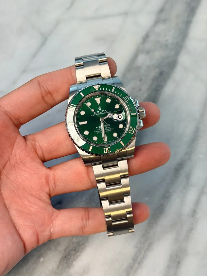 Rolex 2017 116610LV Hulk 15400