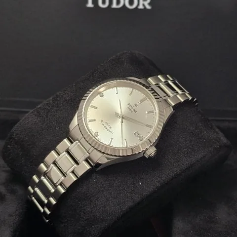 Tudor Style 12310-0007