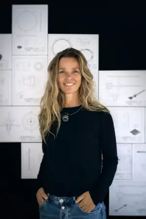 Annelinde Dunselman Black Tulip