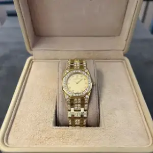Audemars Piguet Audemars Piguet Royal Oak Lady OAK LADY 26mm Yellow gold Golden