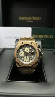 Audemars Piguet Audemars Piguet Royal Oak Offshore 26470OR.OO.1000OR.01 42mm Rose gold Golden