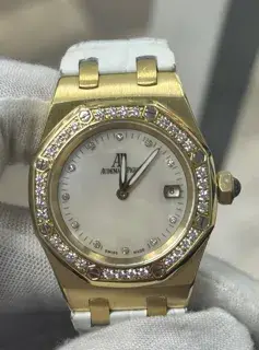 Audemars Piguet Audemars Piguet Royal Oak Lady 67601BA 33mm Yellow gold White