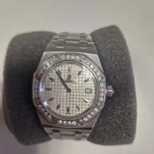 Audemars Piguet Audemars Piguet Royal Oak Lady 67601ST.ZZ.1230ST.01 33mm Stainless steel Silver