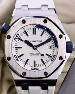 Audemars Piguet Audemars Piguet Royal Oak Offshore Diver 15710ST.OO.A010CA.01 42mm Stainless steel White