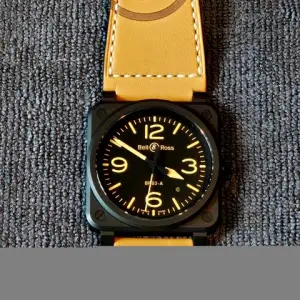 Bell & Ross Bell & Ross BR 03Heritage 41 Mm Incl Extra Heritage Natural Calfskin strap with B&R logo