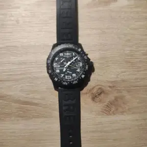 Breitling Breitling Endurance Pro X82310E51B1S1 44mm Carbon fiber