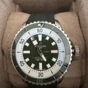 Breitling Breitling Superocean A17376A31L1S1 44mm Stainless steel Green