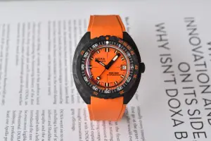 Doxa SUB 300 Carbon COSC