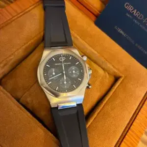 Girard-Perregaux Girard-Perregaux Laureato 81020-11-431-BB4A 42mm Stainless steel Blue