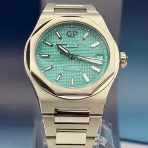 Girard-Perregaux Girard-Perregaux Laureato 81010-11-3592-1GM 42mm Stainless steel Turquoise