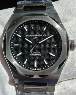 Girard-Perregaux Girard-Perregaux Laureato 81010-11-634-11A 42mm Stainless steel Black · 81010-11-634-11A