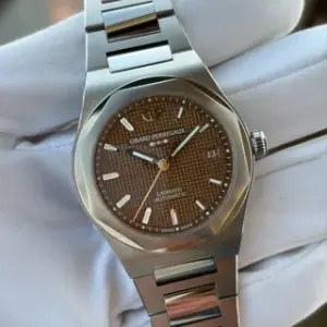 Girard-Perregaux Girard-Perregaux Laureato 81005-11-3154-1CM 38mm Stainless steel Brown · 81005-11-3154-1CM