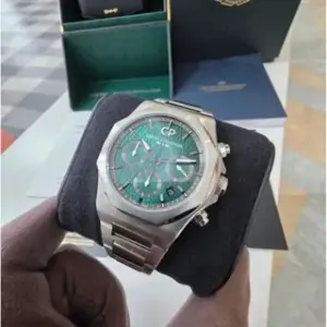 Girard-Perregaux Girard-Perregaux Laureato 81020-11-001-11A 42mm Stainless steel Green