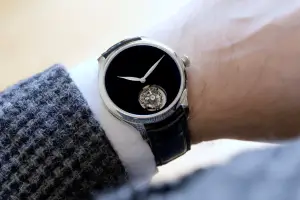 H. Moser & Cie. Endeavour Tourbillon Concept Vantablack