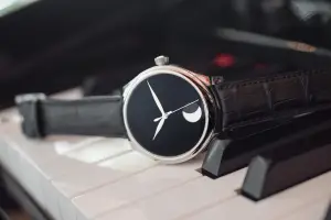 H. Moser & Cie Endeavour Perpetual Moon Concept Vantablack