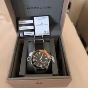 Hamilton Hamilton Khaki Navy H82305931 40mm Stainless steel Black