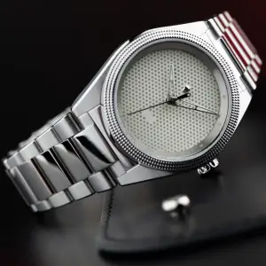 Isotope Isotope Flyway Off-White Air