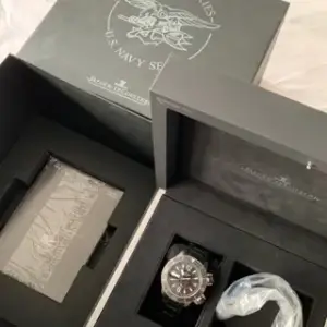 Jaeger-LeCoultre Jaeger-LeCoultre Master Compressor Diving Alarm Q183T770 44mm Titanium Black, Price & Market Data