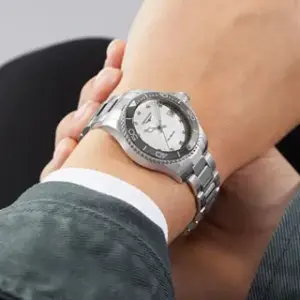 Longines Longines HydroConquest L3.370.4.87.6 32mm Stainless steel White