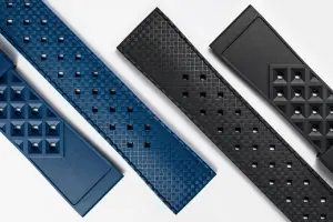 Magrette 22mm Textured rubber w/ Bronze or SS Buckle