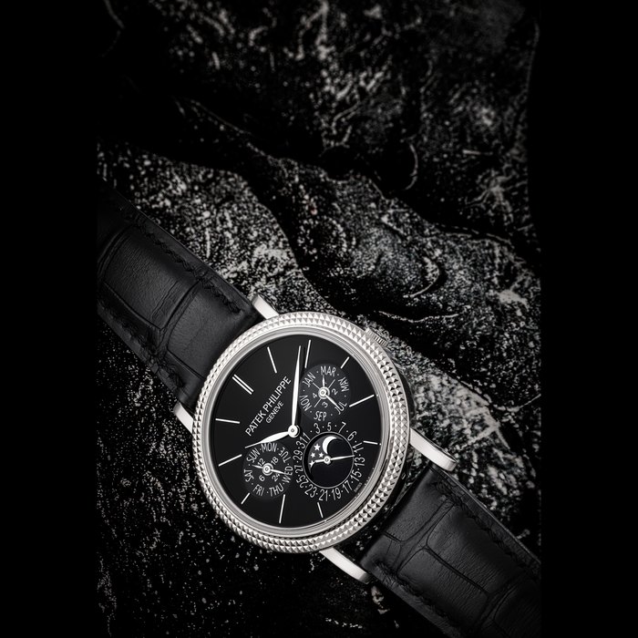 PATEK PHILIPPE. AN 18K WHITE GOLD AUTOMATIC PERPETUAL CALENDAR WRISTWATCH WITH MOON PHASES, 24 HOUR AND LEAP YEAR INDICATION REF. 5139, MOVEMENT NO. 5’620’454, CASE NO. 4’755’537, MANUFACTURED IN 2011