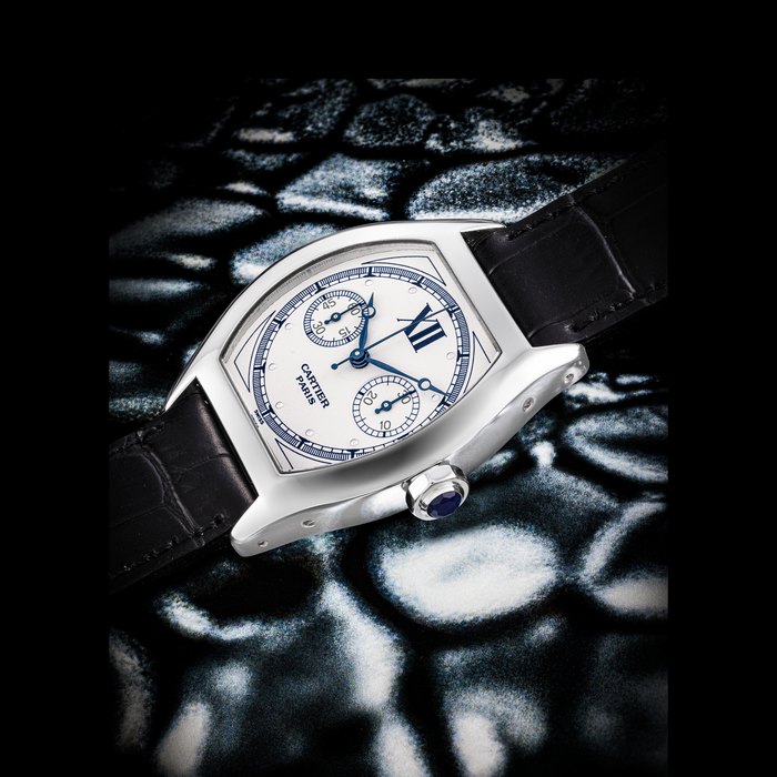 CARTIER. AN 18K WHITE GOLD TONNEAU SHAPED SINGLE BUTTON CHRONOGRAPH WRISTWATCH TORTUE MODEL, COLLECTION PRIVÉE CARTIER PARIS “CPCP”, REF. 2396, CASE NO. 0037CC