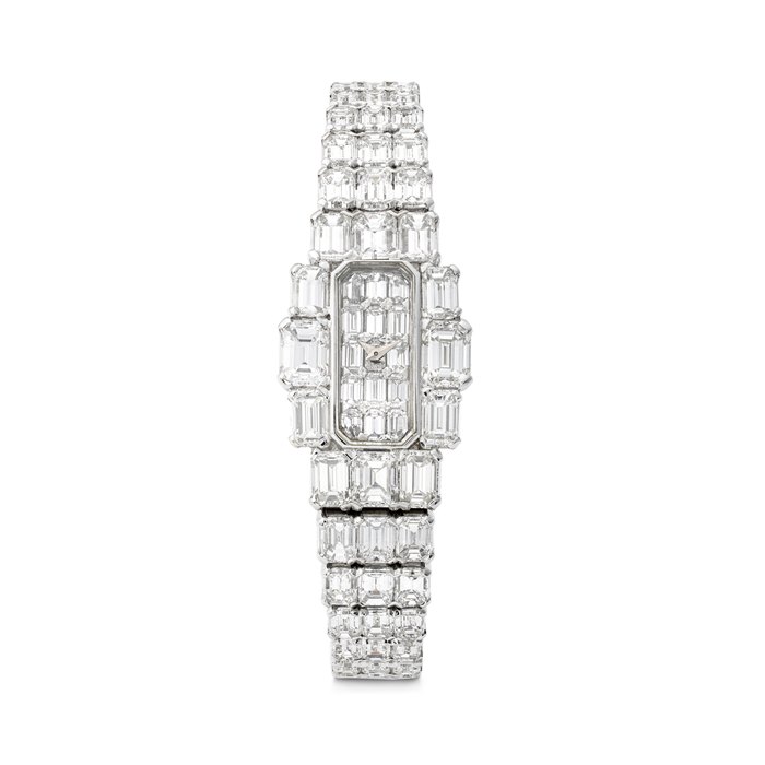 VACHERON CONSTANTIN. A LADY'S MESMERISING AND ATTRACTIVE 18K WHITE GOLD AND EMERALD-CUT DIAMOND-SET BRACELET WATCH LADY KALLA MODEL, REF. 17701⁄710, CASE NO. 572'077, MANUFACTURED IN 1989